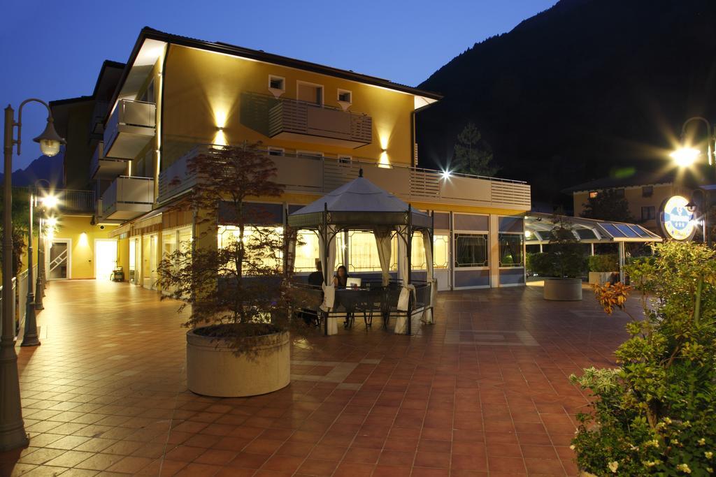 Hotel Castel Lodron Storo 外观 照片