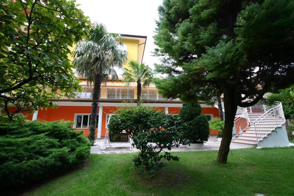 Hotel Castel Lodron Storo 外观 照片