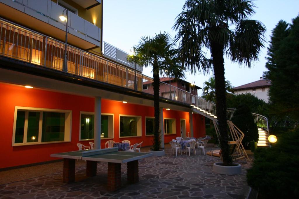 Hotel Castel Lodron Storo 外观 照片