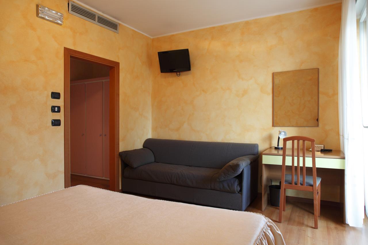 Hotel Castel Lodron Storo 外观 照片