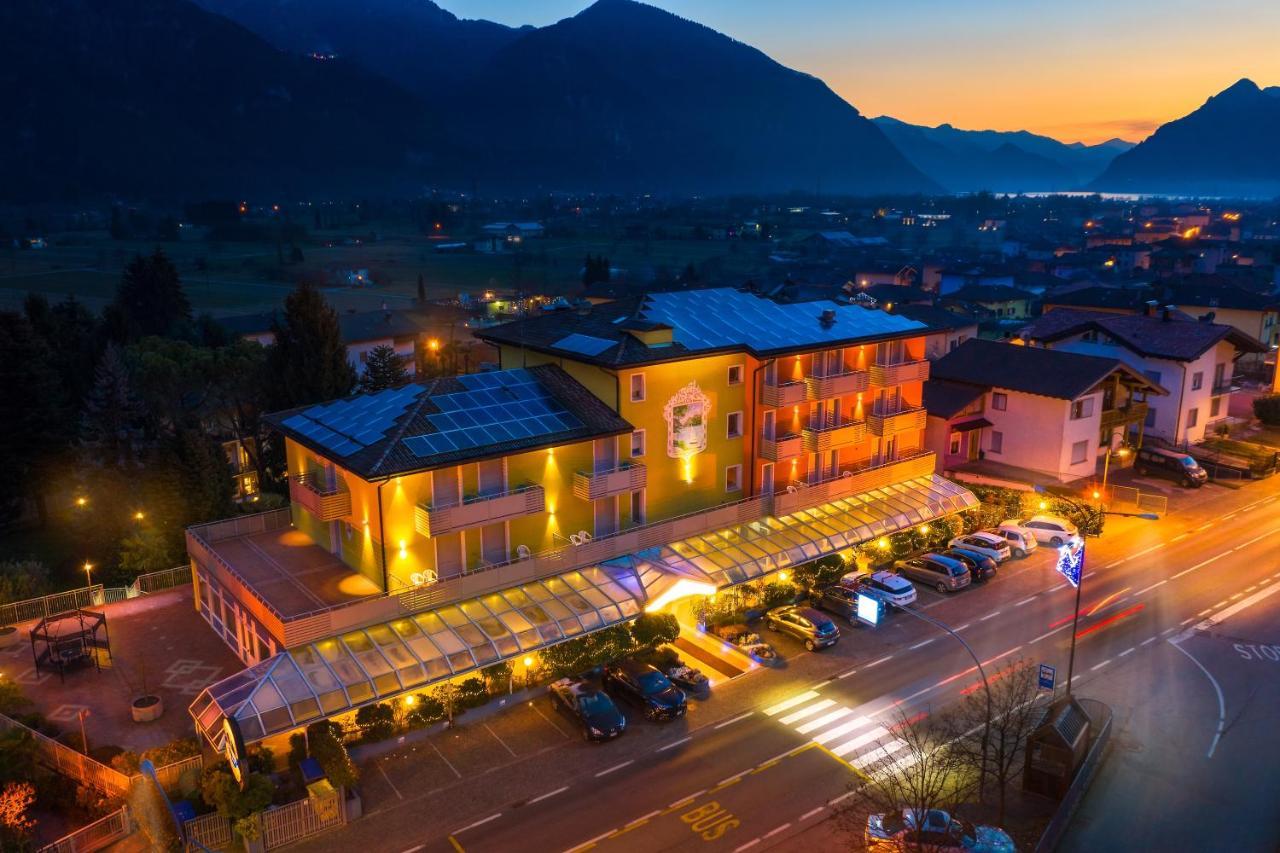 Hotel Castel Lodron Storo 外观 照片